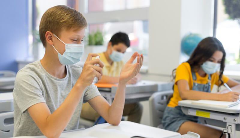 Volta às aulas exigirá higienização das escolas permanente e seguro